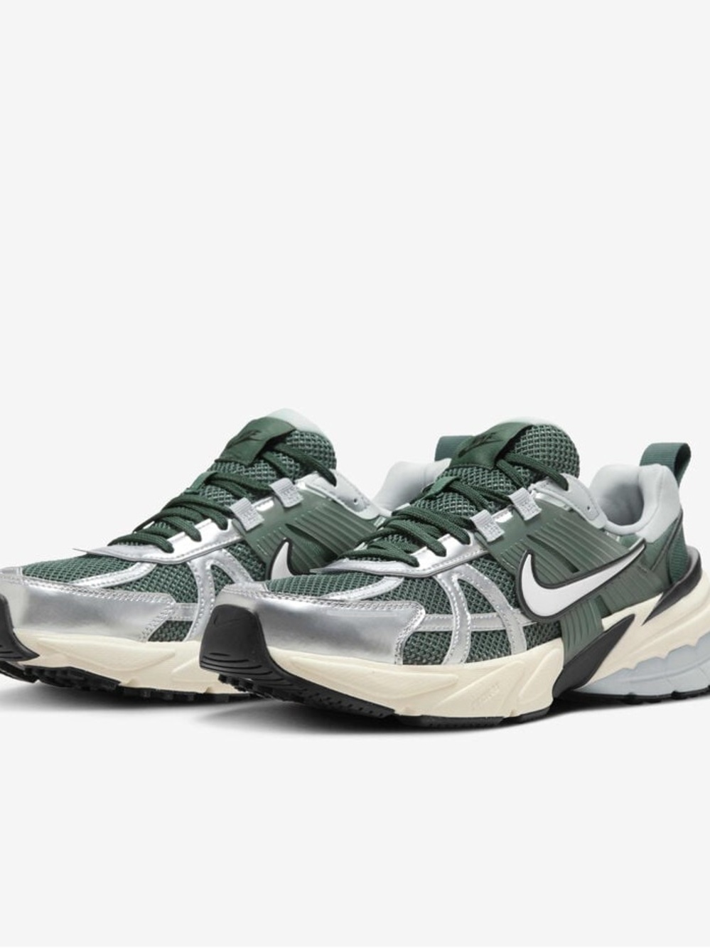 Nike Men's Y2K Dark Green and Silver Trail-Inspired Sneakers